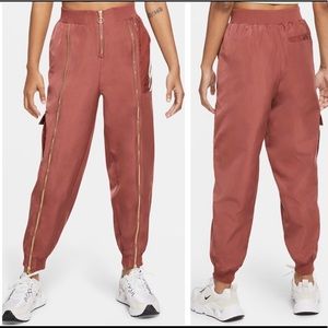Nike Sportswear Icon Clash Woven Pant *NWT*